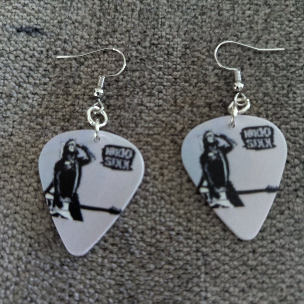 MOTLEY CRUE NIKKI SIXX GUITAR PICK EARRINGS/ NECKLACE SET